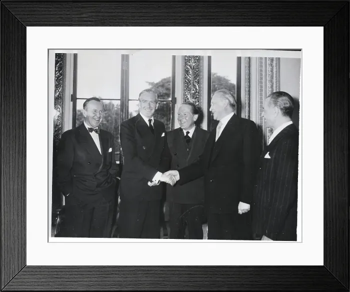 Framed Print : Nine Power Pact Committee In London Framed Print : Nine Power Pact Committee In London