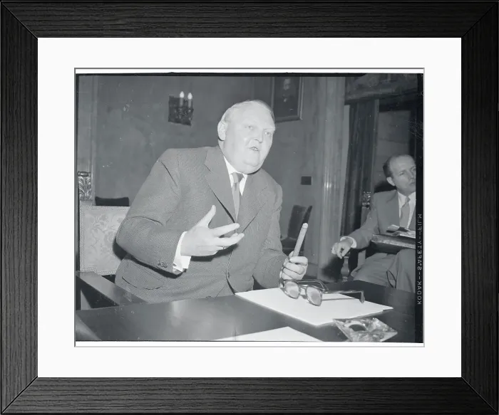 Framed Print : Ludwig Erhard Addressing a Session of the World Bank Framed Print : Ludwig Erhard Addressing a Session of the World Bank