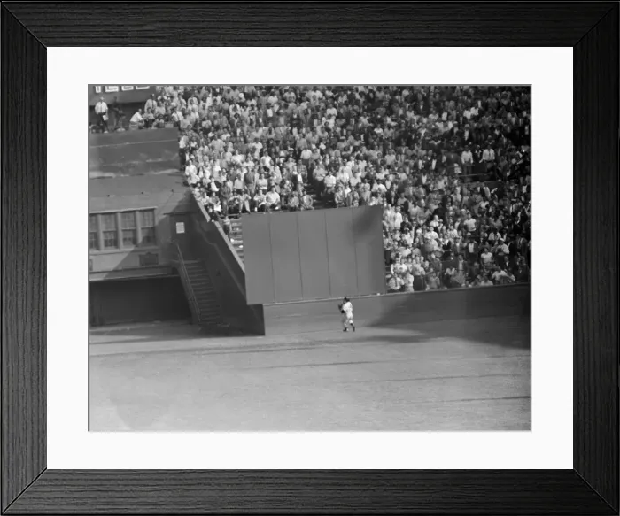Framed Print : Willie Mays Way out in Field Framed Print : Willie Mays Way out in Field