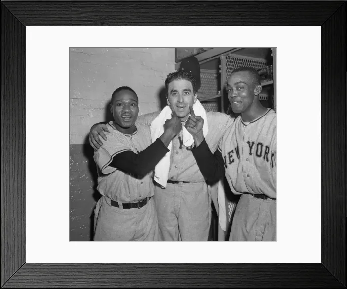 Framed Print : Hank Thompson And Monte Irvin Rubbing Sal Maglie'S Chin Framed Print : Hank Thompson And Monte Irvin Rubbing Sal Maglie'S Chin