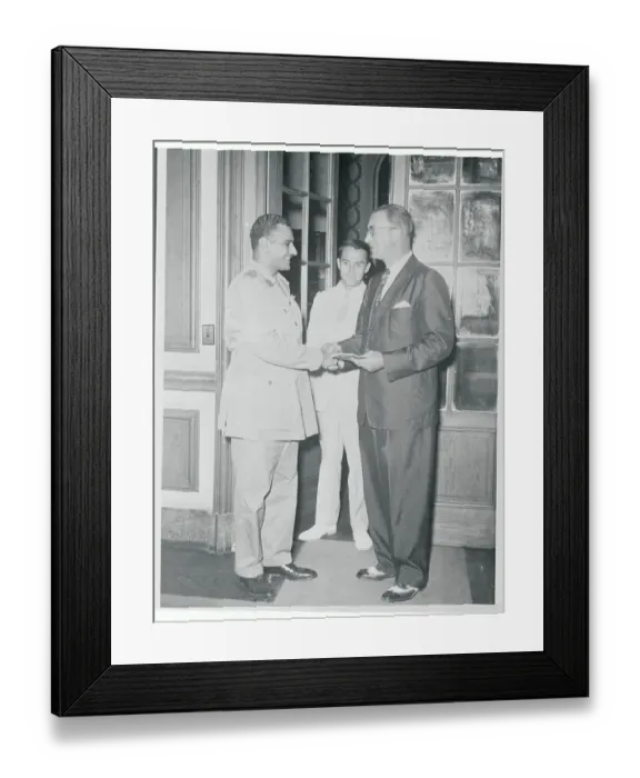 Framed Print : Gamal Abdel-Nasser Shaking Hands with Estes Kefauver Framed Print : Gamal Abdel-Nasser Shaking Hands with Estes Kefauver