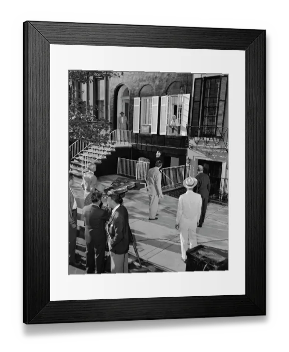 Framed Print : Marilyn Monroe During Filming of Seven Year Itch Framed Print : Marilyn Monroe During Filming of Seven Year Itch