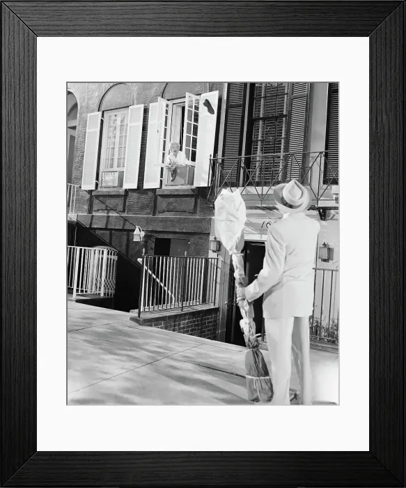 Framed Print : Marilyn Monroe During Filming of Seven Year Itch Framed Print : Marilyn Monroe During Filming of Seven Year Itch
