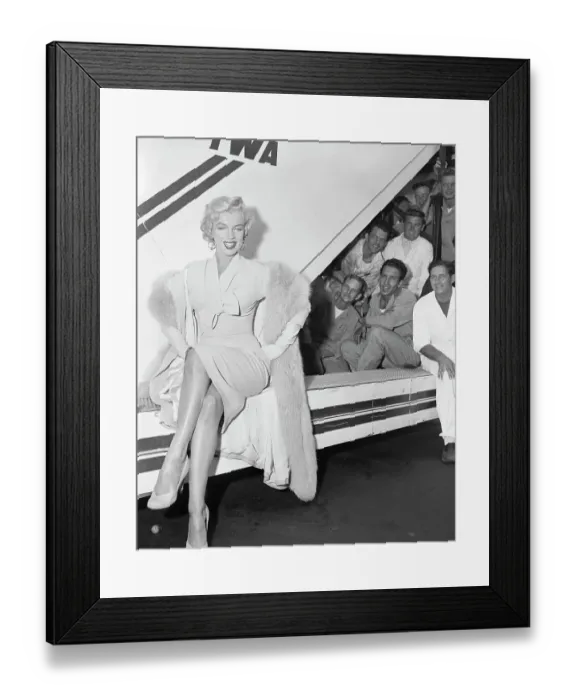 Framed Print : Marilyn Monroe in Airport Framed Print : Marilyn Monroe in Airport