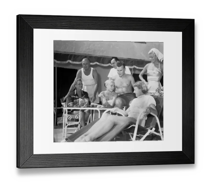 Framed Print : Grace Kelly and Family Sitting on Patio Framed Print : Grace Kelly and Family Sitting on Patio
