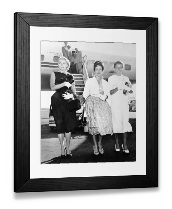 Framed Print : Grace Kelly with Elizabeth Taylor and Laraine Day at Airport Framed Print : Grace Kelly with Elizabeth Taylor and Laraine Day at Airport