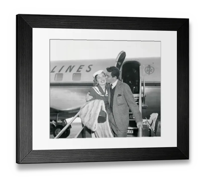 Framed Print : Eddie Fisher Kissing Debbie Reynolds on the Cheek Framed Print : Eddie Fisher Kissing Debbie Reynolds on the Cheek