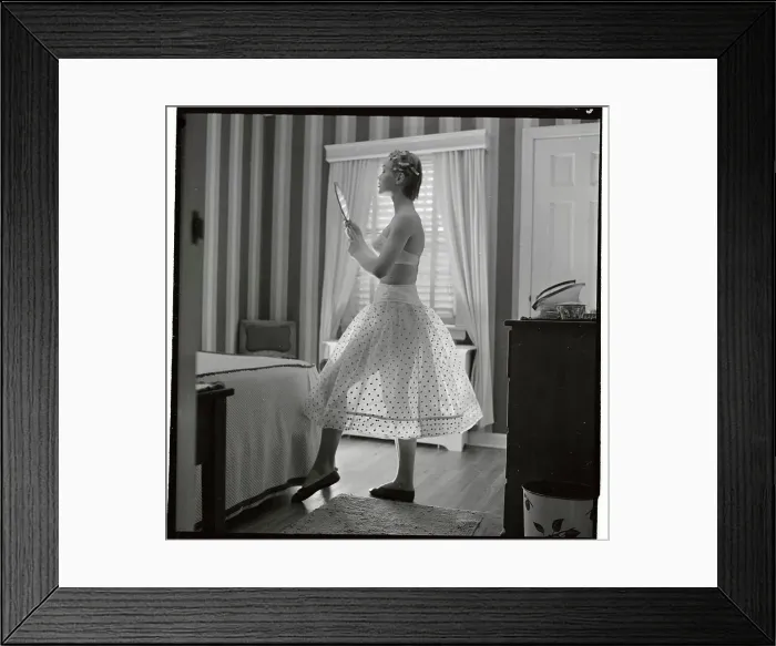 Framed Print : Portrait of Sandra Goss Framed Print : Portrait of Sandra Goss