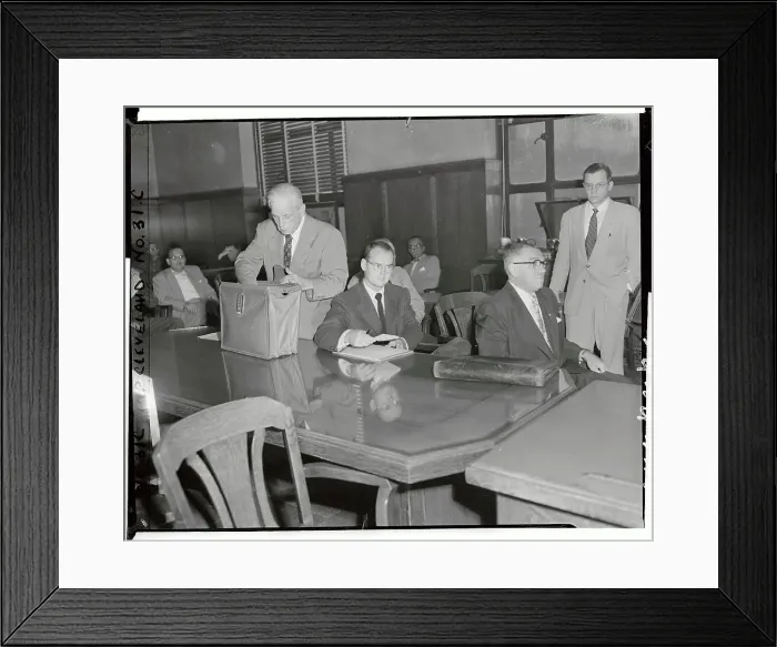 Framed Print : Dr Samuel Sheppard Sitting with Attorneys