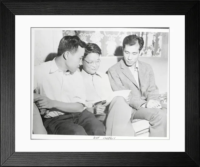 Framed Print : Chang Hsu Shih and Friends Reading an Appeal Framed Print : Chang Hsu Shih and Friends Reading an Appeal