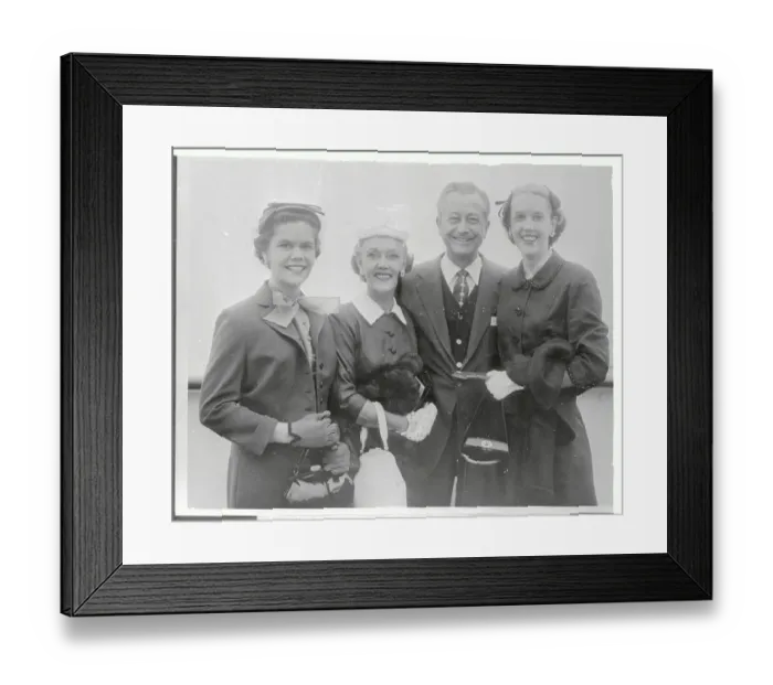 Framed Print : Robert Young with Family Framed Print : Robert Young with Family