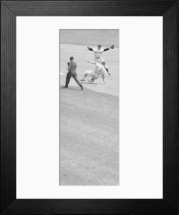 Framed Print : Hank Sauer Stealing Second Framed Print : Hank Sauer Stealing Second