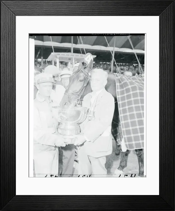 Framed Print : Newport Dream and Del Cameron Standing with the Winner's Cup