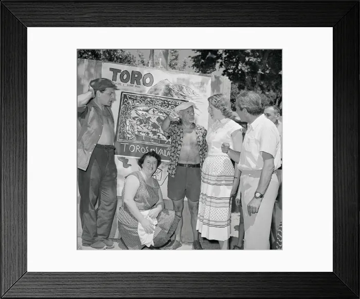 Framed Print : Pablo Picassco Explaining His Poster to a Group Framed Print : Pablo Picassco Explaining His Poster to a Group