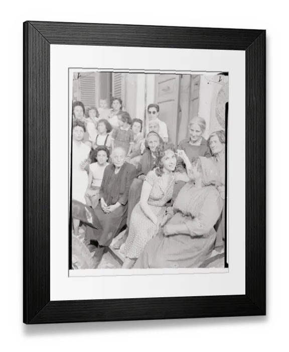 Framed Print : Gina Lollobrigida in Movie Scene Framed Print : Gina Lollobrigida in Movie Scene