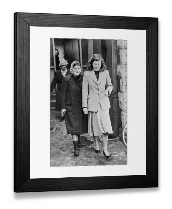 Framed Print : Murder Suspects Pauline Parker and Juliet Hulme Framed Print : Murder Suspects Pauline Parker and Juliet Hulme