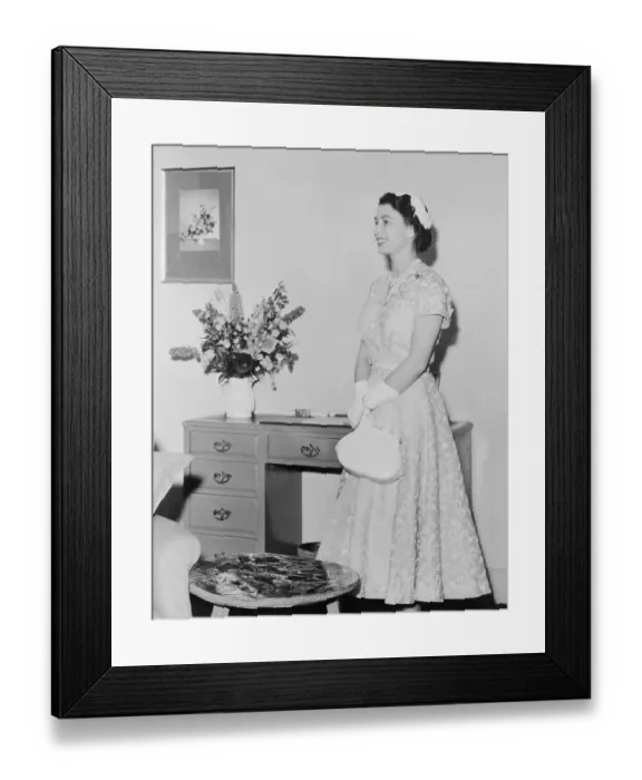 Framed Print : Portrait of Queen Elizabeth Framed Print : Portrait of Queen Elizabeth