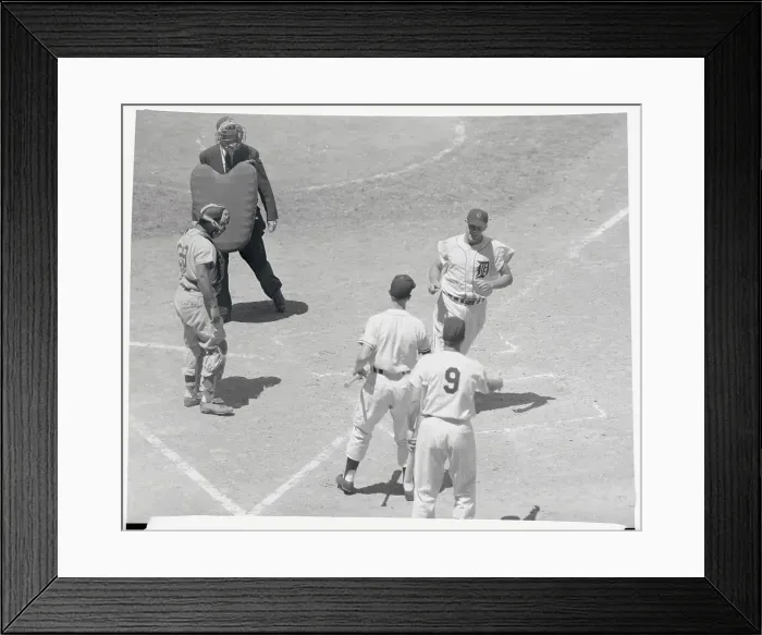 Framed Print : Ray Boone Running Home