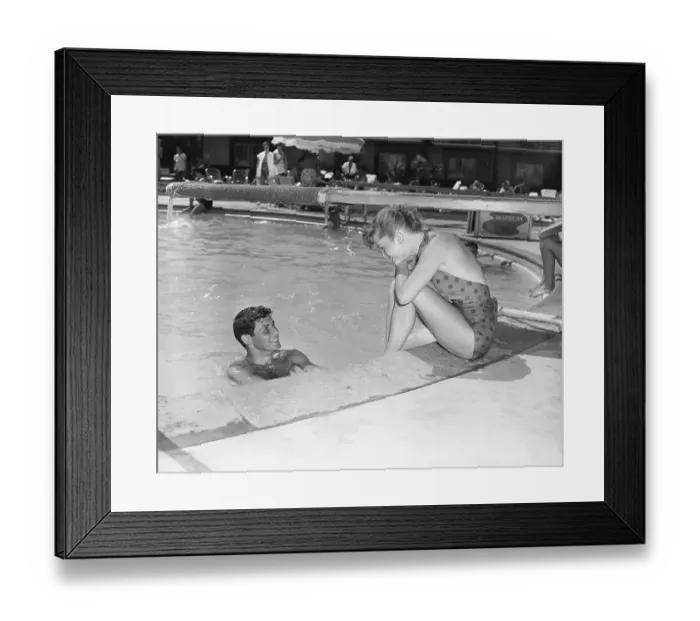 Framed Print : Eddie Fisher and Debbie Reynolds at Pool Framed Print : Eddie Fisher and Debbie Reynolds at Pool