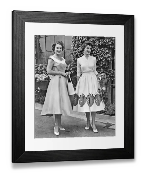 Framed Print : Women Of Fashion At Wimbeldon Framed Print : Women Of Fashion At Wimbeldon
