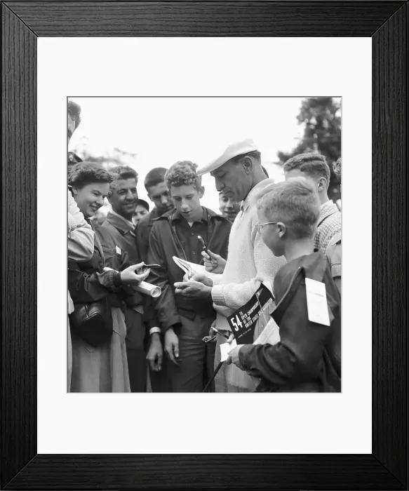 Framed Print : Ben Hogan Signing Autographs