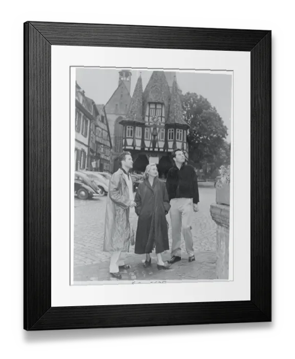 Framed Print : Chaplin Sons with Suzan Cook Framed Print : Chaplin Sons with Suzan Cook