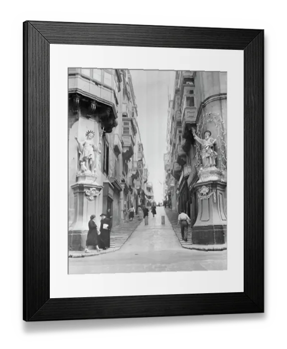 Framed Print : Street Scene in Malta Framed Print : Street Scene in Malta