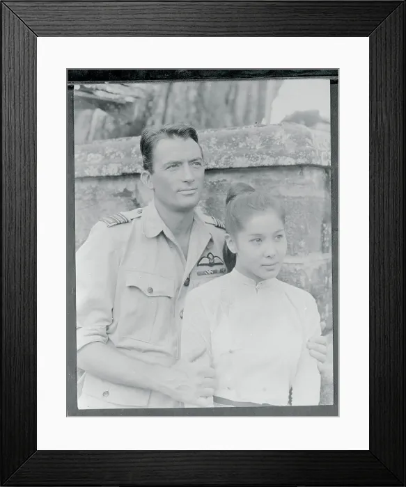 Framed Print : Gregory Peck and Win Min Than in The Purple Plain