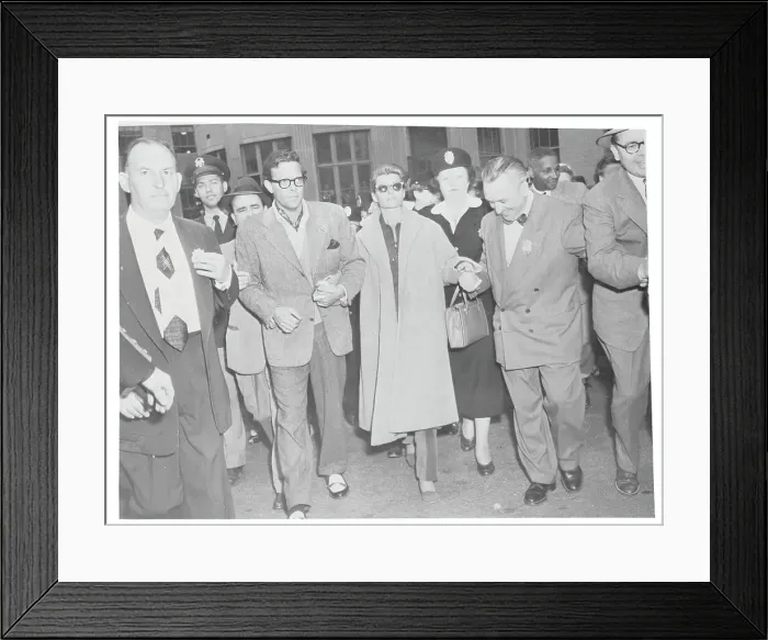 Framed Print : Rita Hayworth Leaving Court Building with Dick Haymes Framed Print : Rita Hayworth Leaving Court Building with Dick Haymes