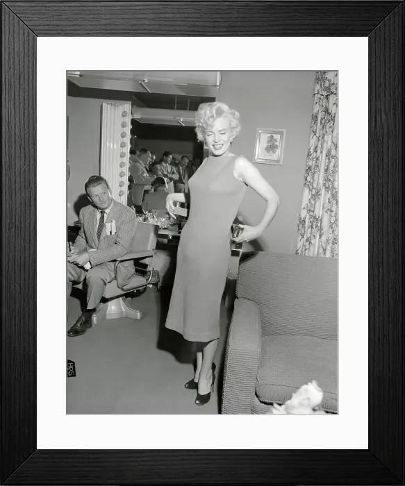Framed Print : Actress Marilyn Monroe Framed Print : Actress Marilyn Monroe