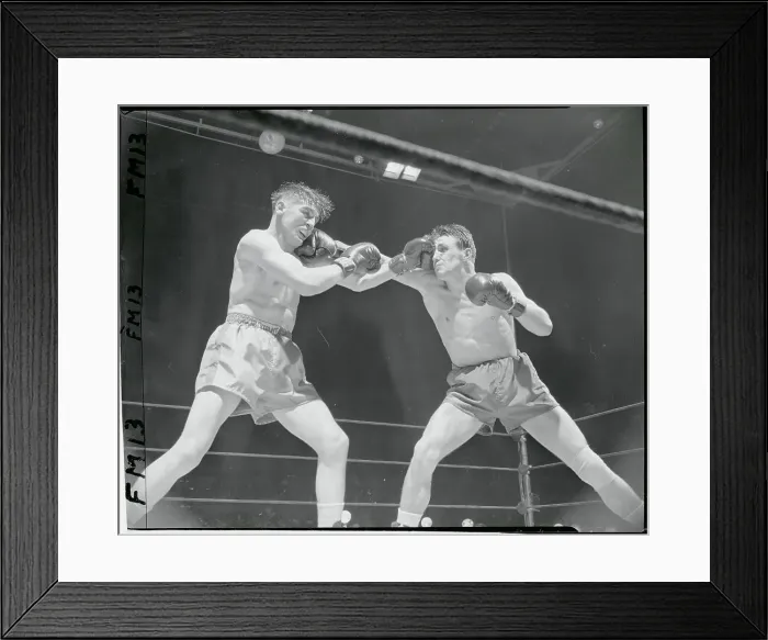 Framed Print : Al Andrews and Gustav Scholz in Boxing Action Framed Print : Al Andrews and Gustav Scholz in Boxing Action