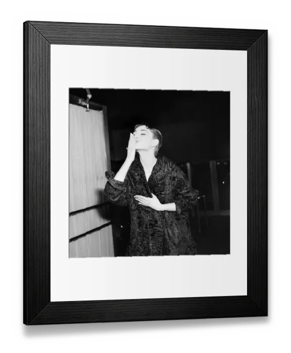 Framed Print : Audrey Hepburn Blowing A Kiss To Fans Framed Print : Audrey Hepburn Blowing A Kiss To Fans