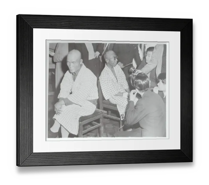 Framed Print : Fishermen Telling Their Atom-Dusting Story Framed Print : Fishermen Telling Their Atom-Dusting Story