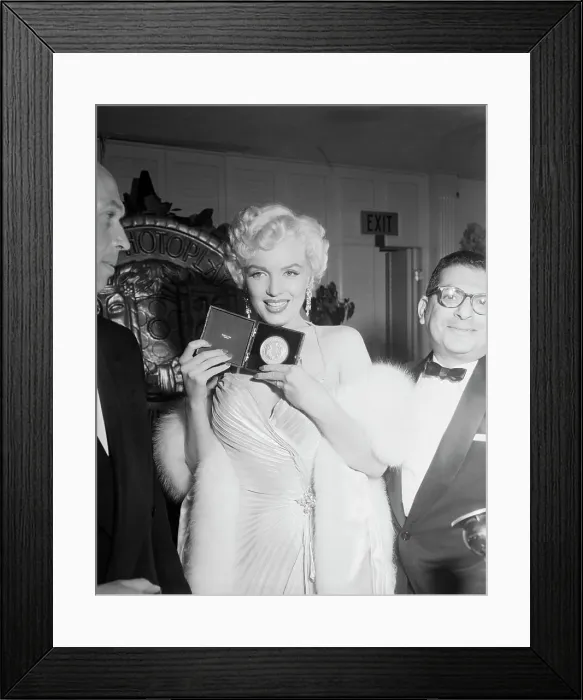 Framed Print : Marilyn Monroe Holding Her Award Framed Print : Marilyn Monroe Holding Her Award