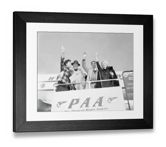 Framed Print : Marilyn Monroe and Joe DiMaggio Departing on Boat Framed Print : Marilyn Monroe and Joe DiMaggio Departing on Boat