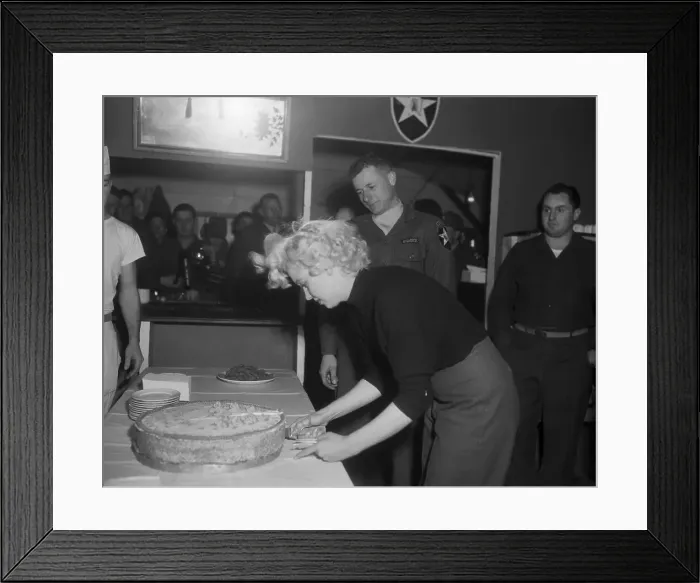 Framed Print : Marilyn Monroe in Korea Framed Print : Marilyn Monroe in Korea