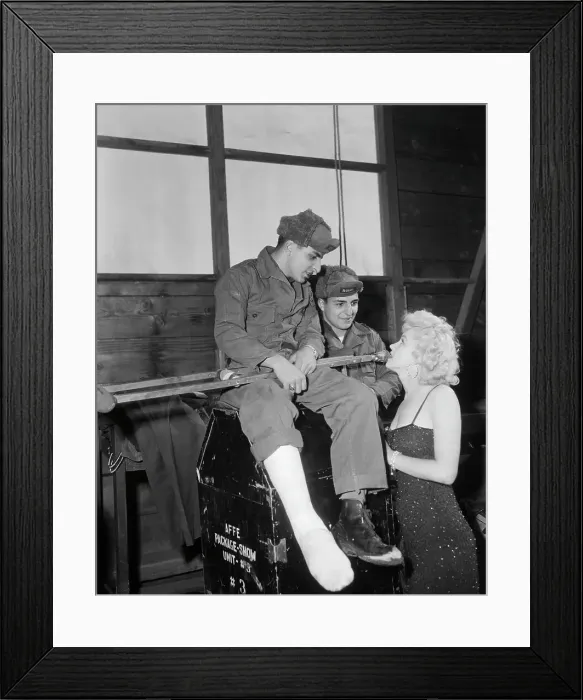 Framed Print : Marilyn Chats with Twins Framed Print : Marilyn Chats with Twins