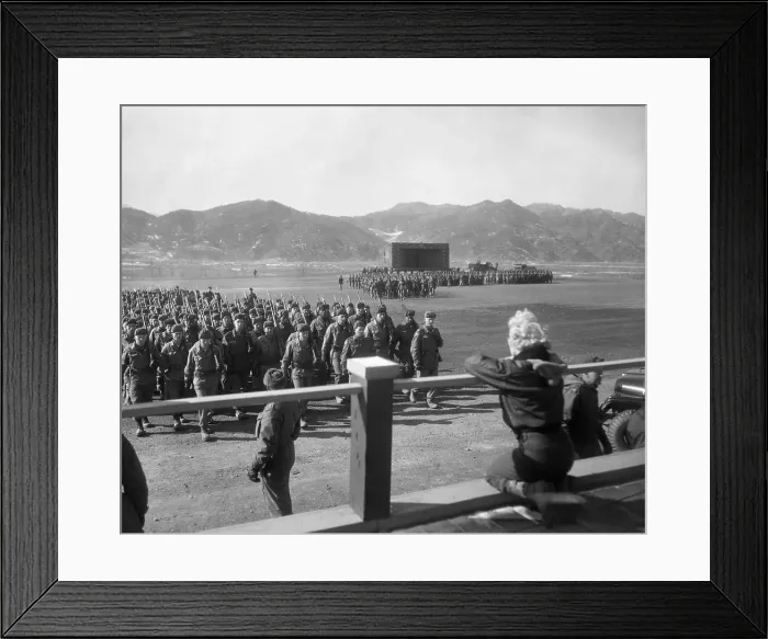 Framed Print : Marilyn Monroe Reviews the Troops Framed Print : Marilyn Monroe Reviews the Troops