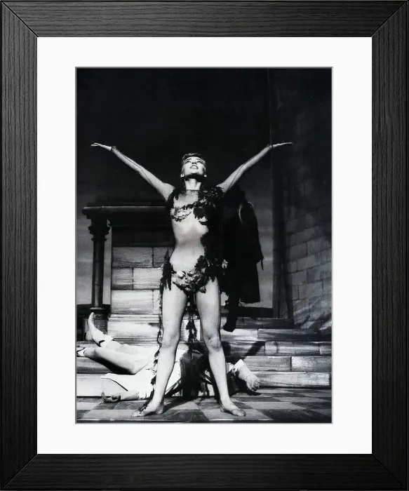 Framed Print : Audrey Hepburn and Mel Ferrer in Ondine Framed Print : Audrey Hepburn and Mel Ferrer in Ondine