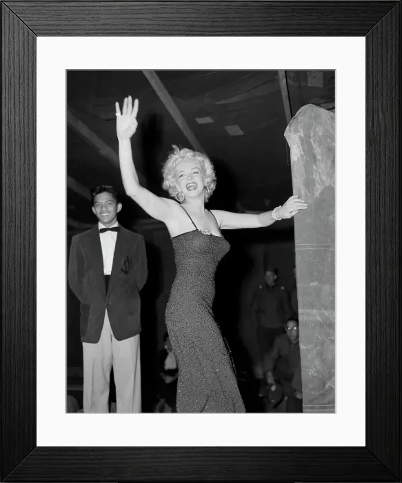 Framed Print : Marilyn Monroe Waving Framed Print : Marilyn Monroe Waving