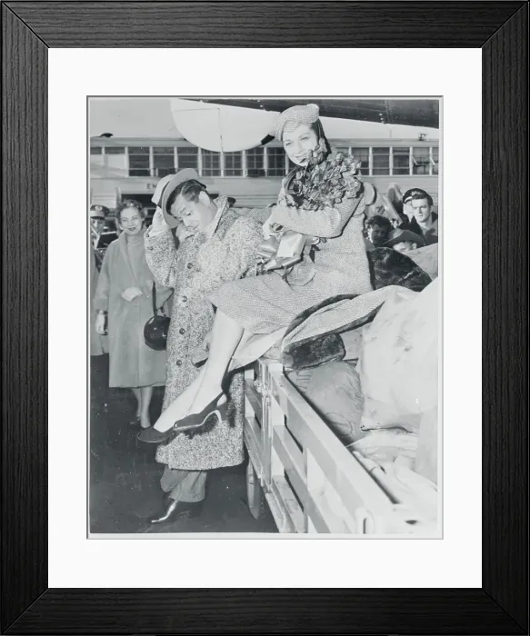 Framed Print : Desi Arnaz and Lucille Bal Framed Print : Desi Arnaz and Lucille Bal
