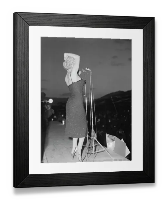 Framed Print : Actress Marilyn Monroe