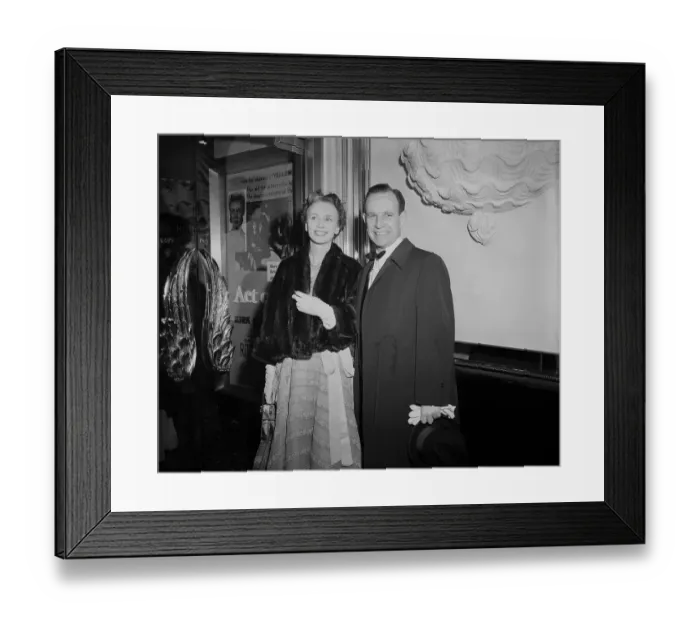 Framed Print : Jessica Tandy With Husband Hume Cronyn Framed Print : Jessica Tandy With Husband Hume Cronyn