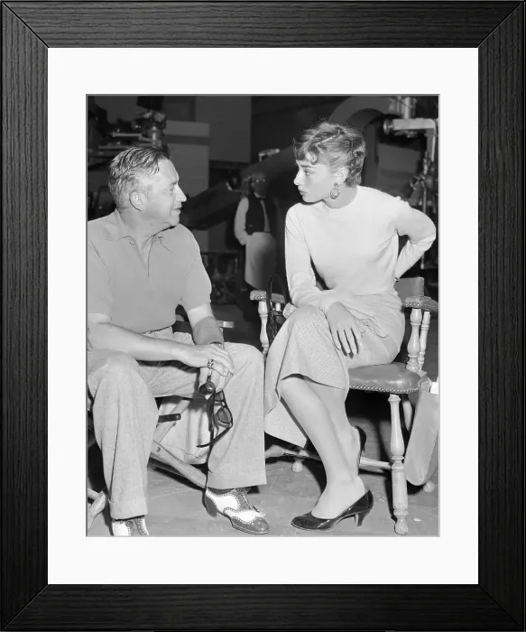Framed Print : Audrey Hepburn and Director Mervyn LeRoy on Set Framed Print : Audrey Hepburn and Director Mervyn LeRoy on Set