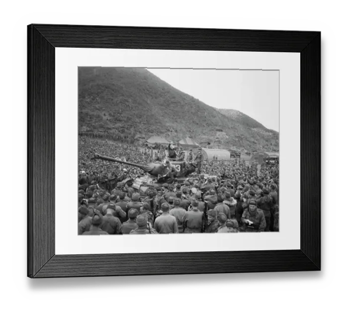 Framed Print : Marilyn Monroe Visits Korea:1954 Framed Print : Marilyn Monroe Visits Korea:1954