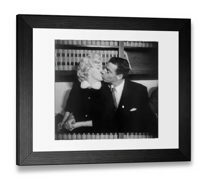 Framed Print : Marilyn Monroe Kissing Joe DiMaggio Framed Print : Marilyn Monroe Kissing Joe DiMaggio