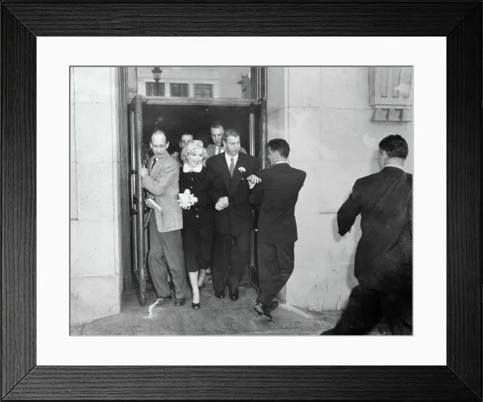 Framed Print : Joe DiMaggio and Marilyn Monroe Framed Print : Joe DiMaggio and Marilyn Monroe