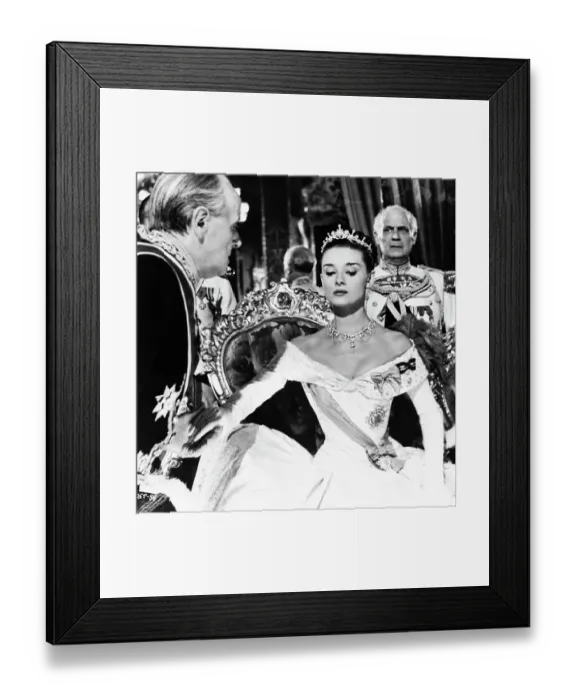 Framed Print : Audrey Hepburn as Princess Ann in Roman Holiday Framed Print : Audrey Hepburn as Princess Ann in Roman Holiday