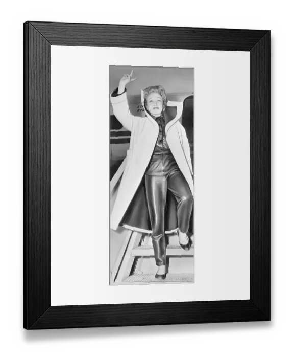 Framed Print : Marlene Dietrich Waving Goodbye Framed Print : Marlene Dietrich Waving Goodbye