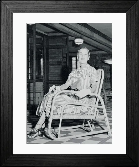 Framed Print : Portrait of Beatrice Lillie Framed Print : Portrait of Beatrice Lillie